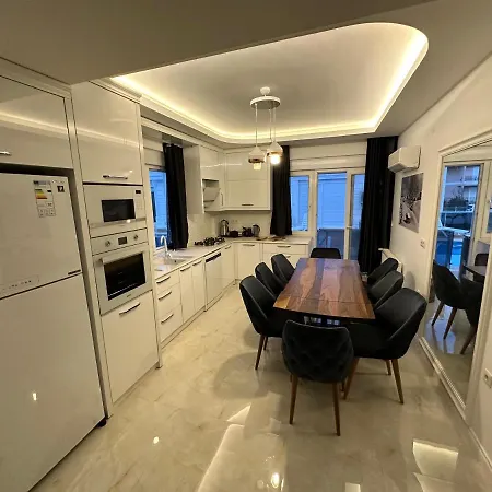 Doğa Içinde Hamam Ve Havuzlu Lüx Villa Dosemealti