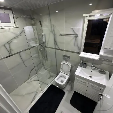 Villa Doga Icinde Hamam Ve Havuzlu Luex *