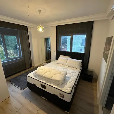 Villa Doga Icinde Hamam Ve Havuzlu Luex *