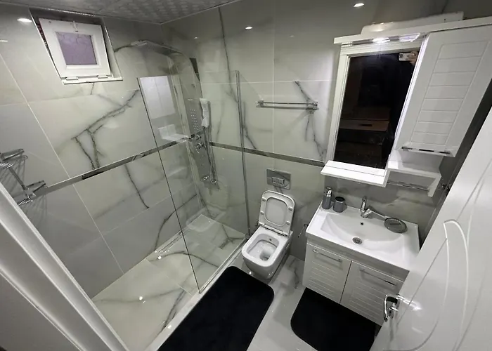 Villa Doga Icinde Hamam Ve Havuzlu Luex *