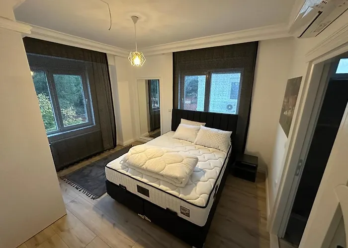 Villa Doga Icinde Hamam Ve Havuzlu Luex *