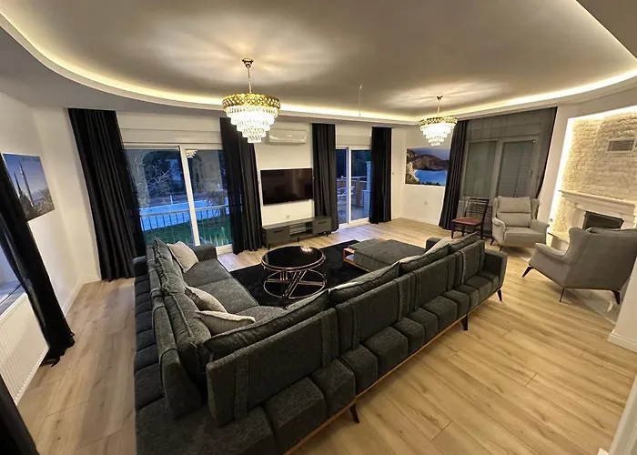 Doga Icinde Hamam Ve Havuzlu Luex Villa *